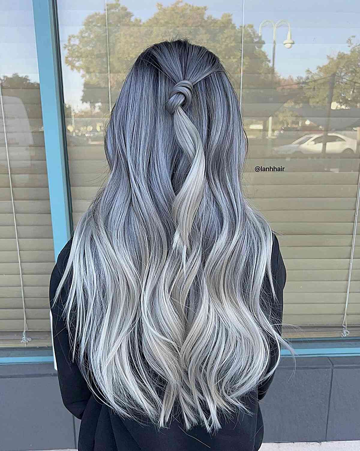 Picture of an ashy platinum ombre