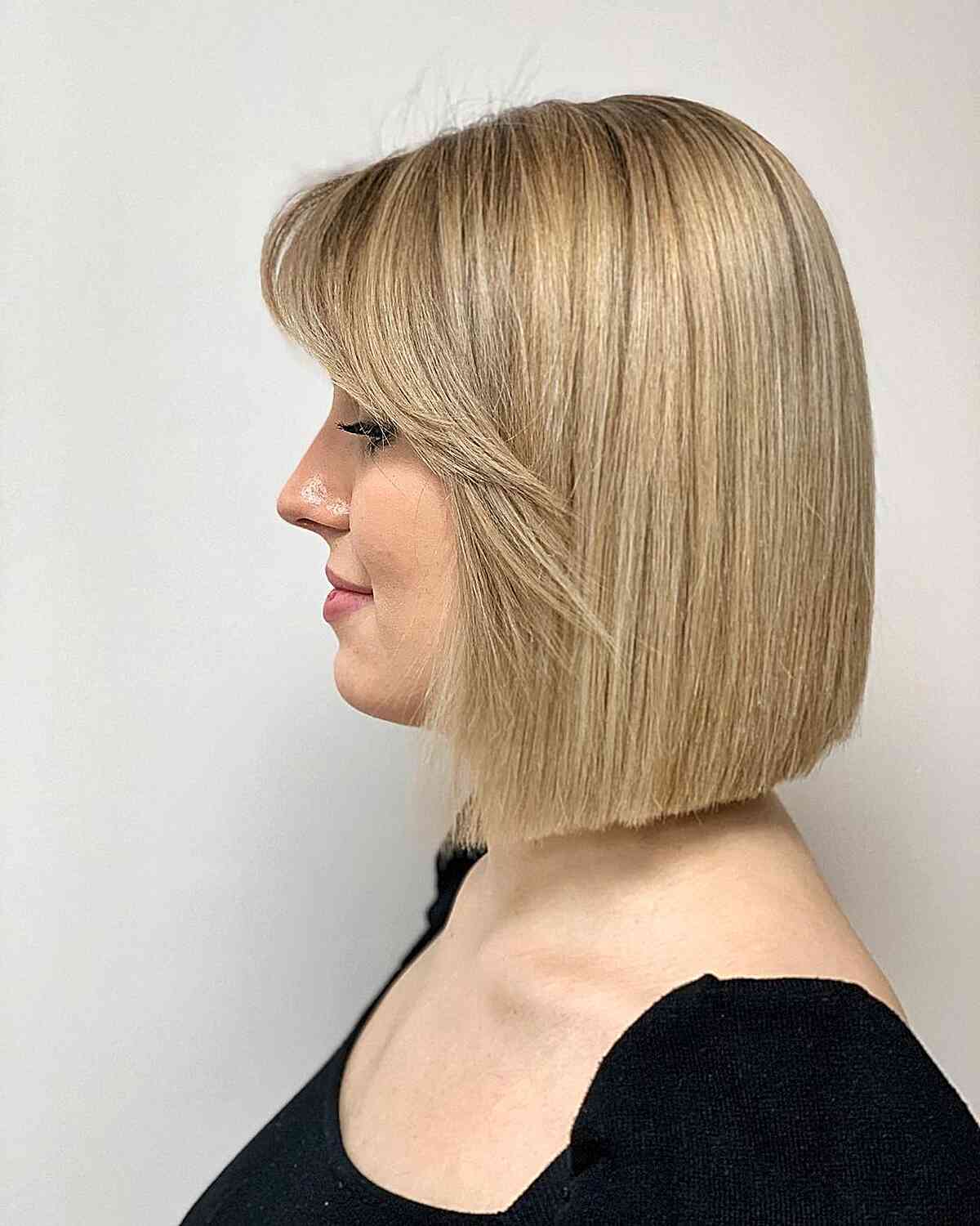 Short Blunt Hair with Layered Side Bangs for Straight, Blonde Hair