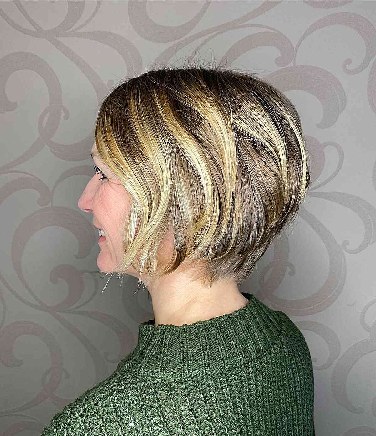 Short Piece-y Bob with Highlights for Finer Hair